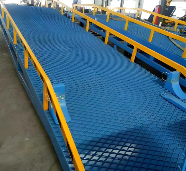 咸丰移动式液压登车桥